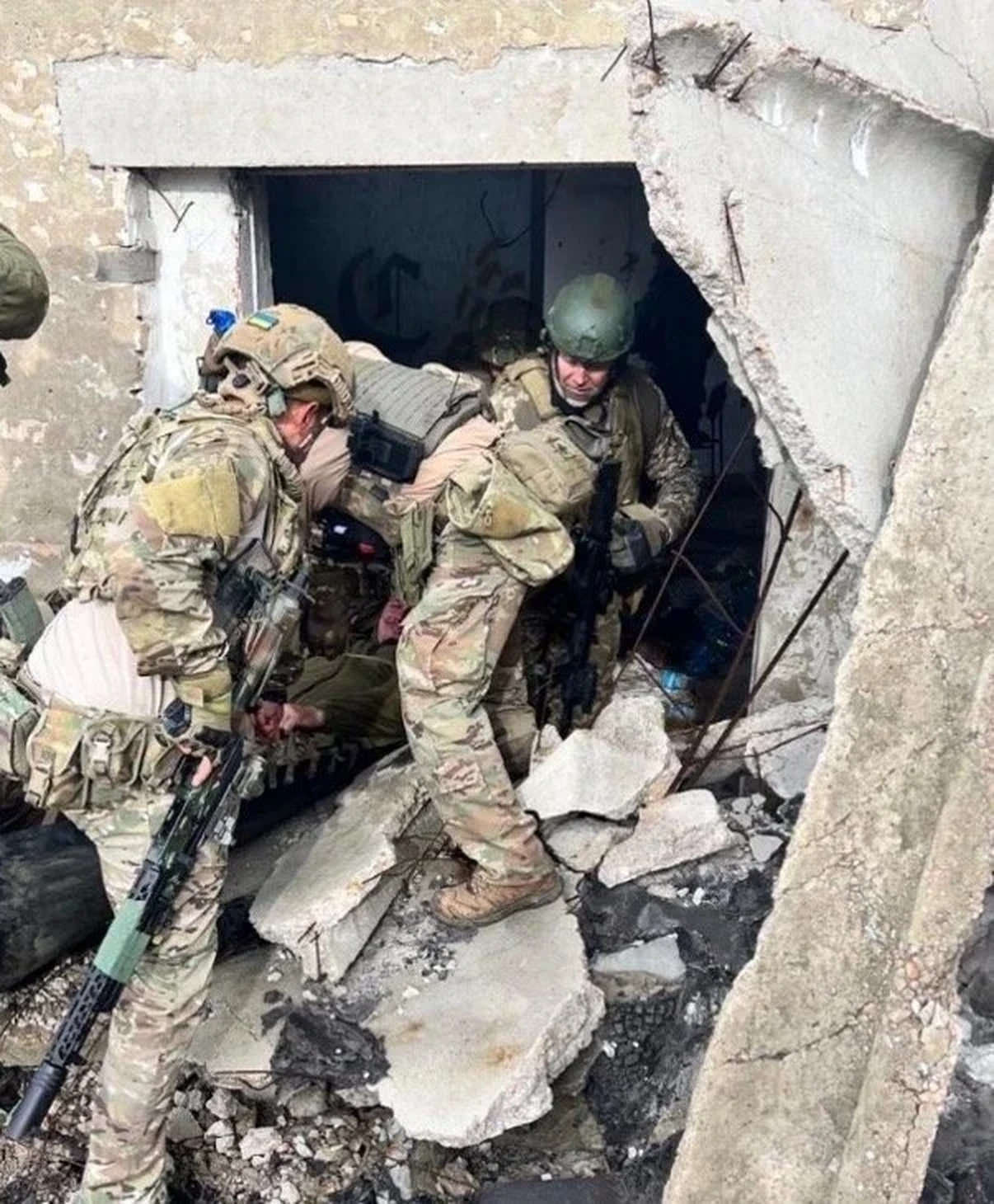 Ukrainian combat medics working in the field